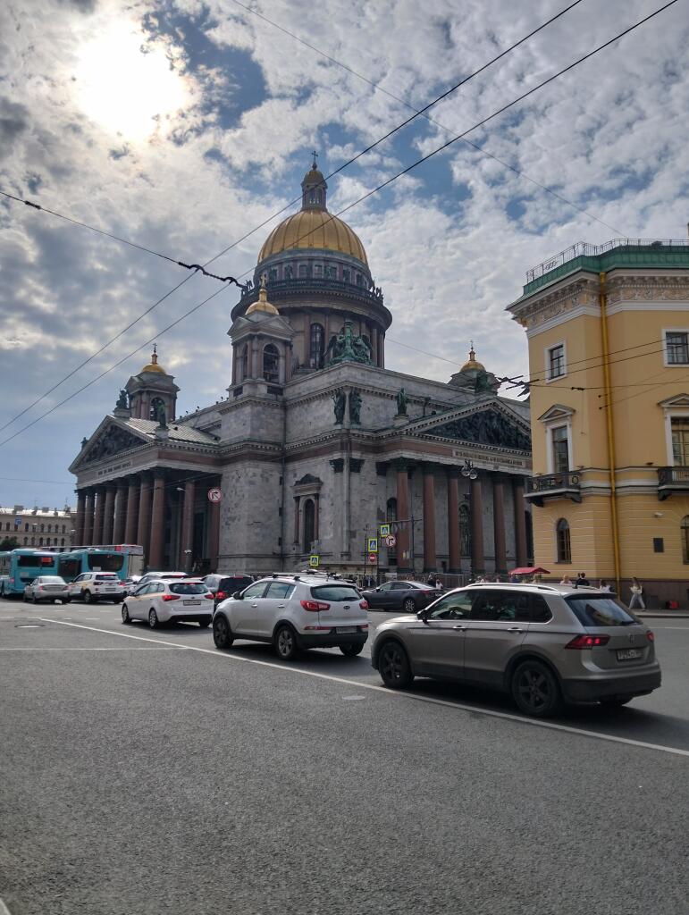 Недавно в Питер ездил и извините за то что долго не было просто вдохновение закончилось (просто лень было)