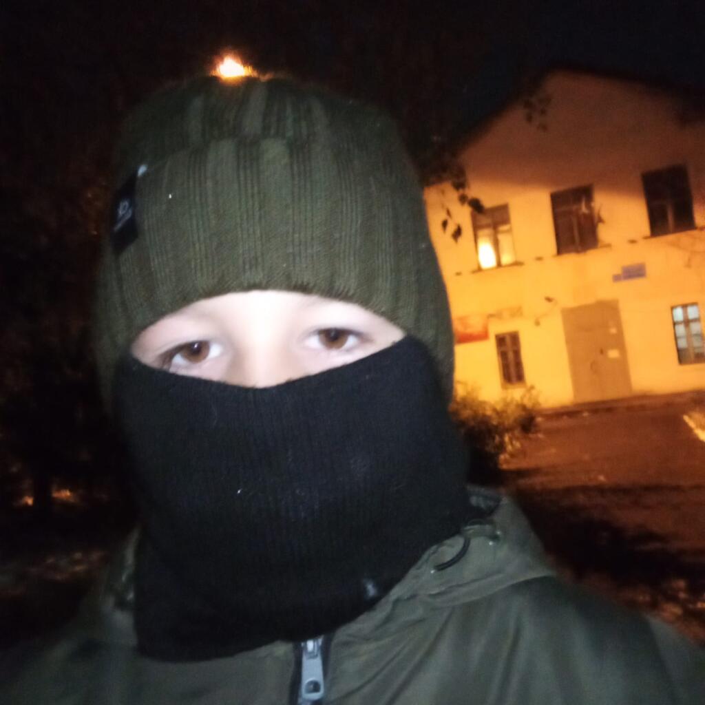Тот самый я гуляю ночью, если что снеговик мой корешь семён