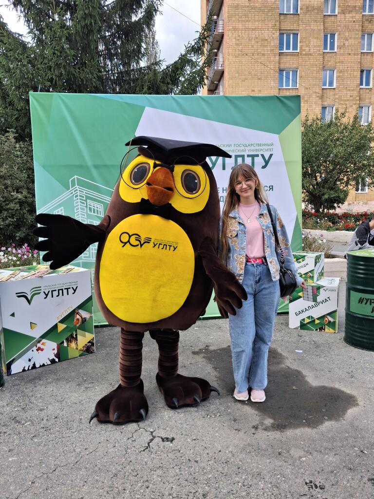 С днём знаний, чуваки и чувихи! 
Желаю всем продуктивного года, удачной сдачи всех возможных контрольных и экзаменов, кр